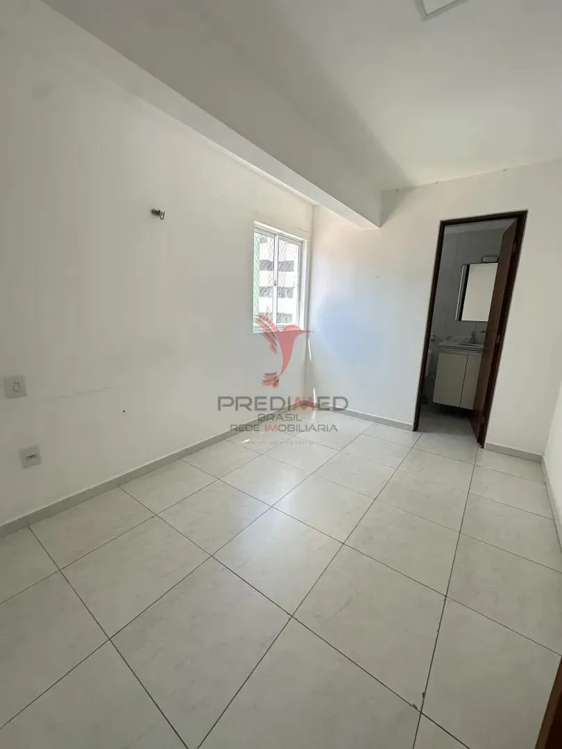 Imagem OPORTUNIDADE . Apartamento com varanda ,em Manaira, para moradia ou investimento