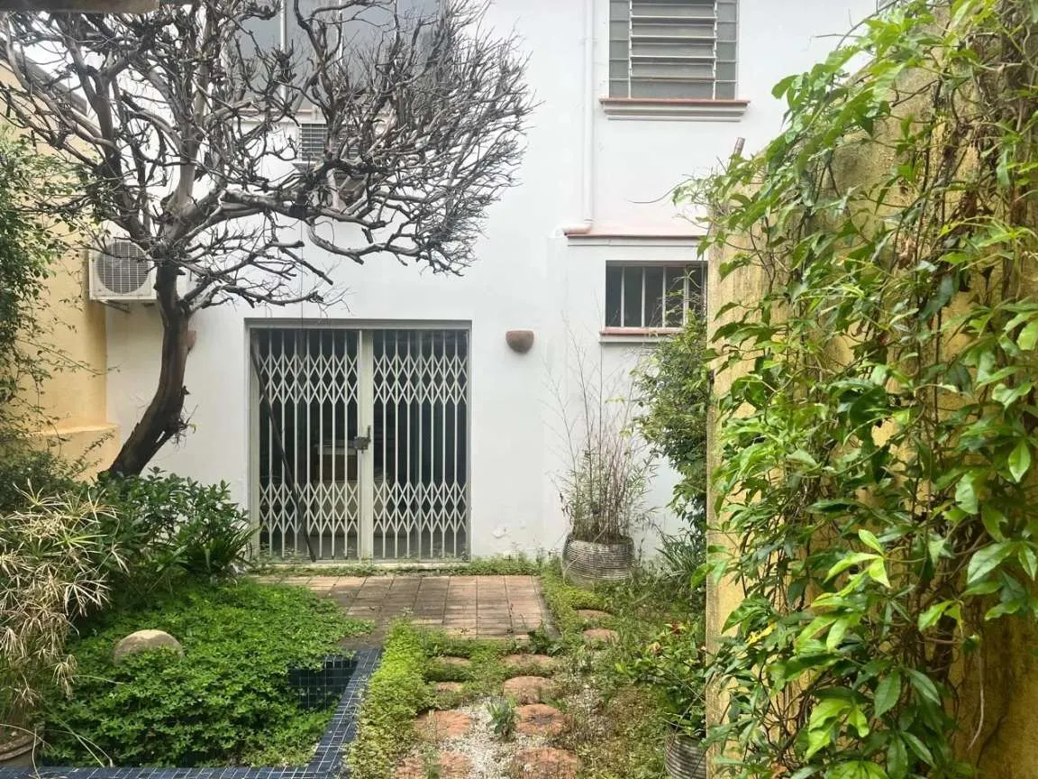 Imagem Casa para Venda em São Paulo, Pinheiros, 2 dormitórios, 1 banheiro, 8 vagas