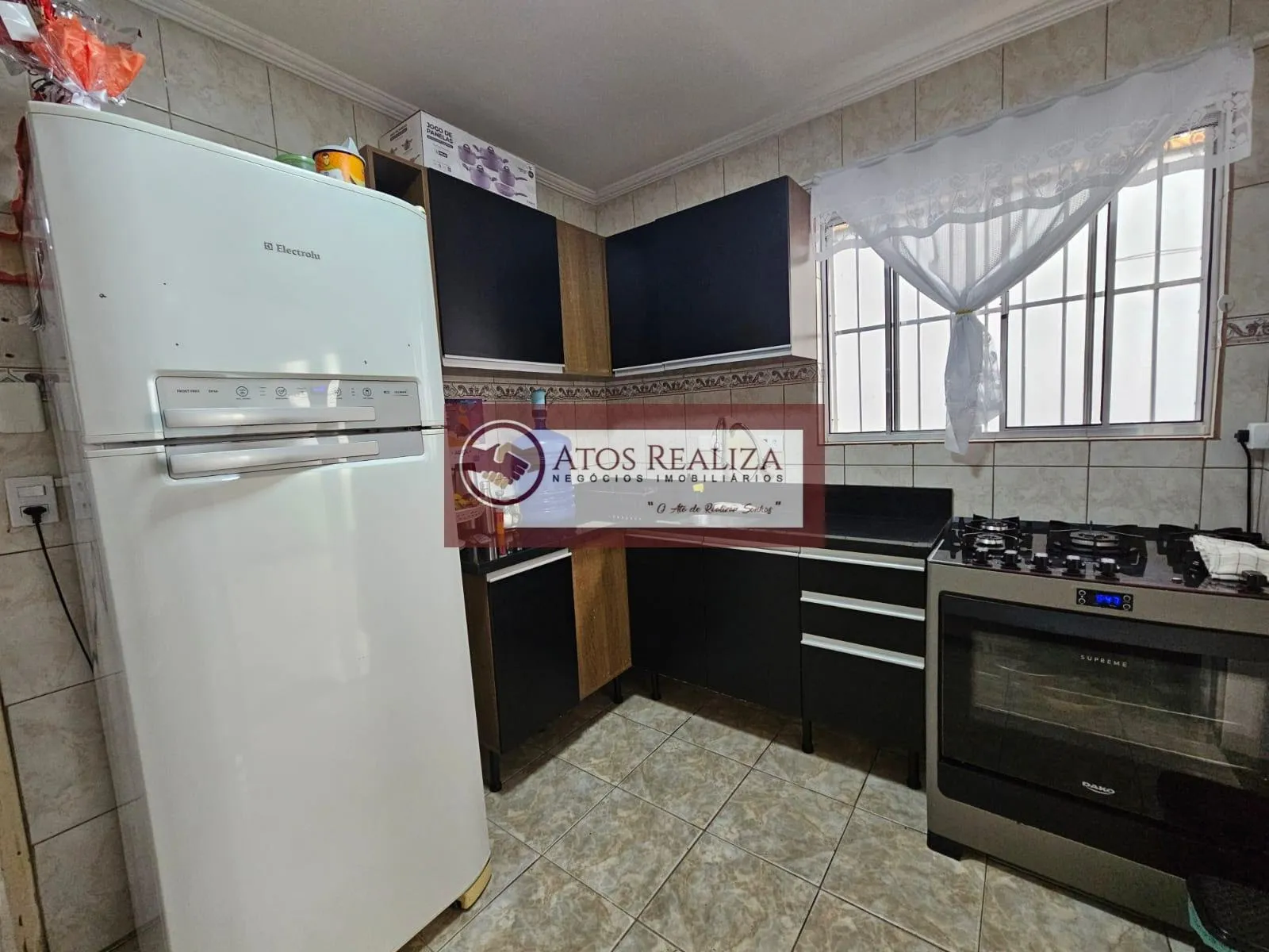 Imagem Casa à venda em condomínio fechado na região de Campo Grande, São Paulo | 2 dorms, 2 vagas paralelas, corredor lateral.
