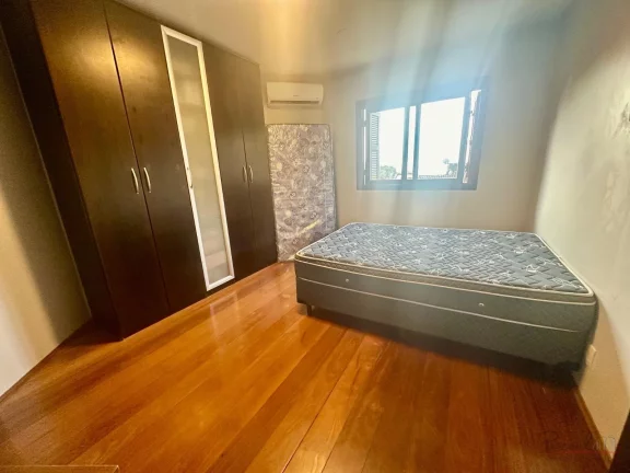 Imagem Ótima casa com 4 Suítes, Piscina e Vista para o Mar no Centro de Florianópolis Localizada no cent...