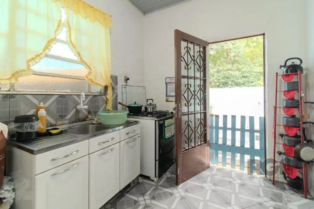 Imagem Casa para Venda - 251m², 5 dormitórios, 3 vagas - Nonoai