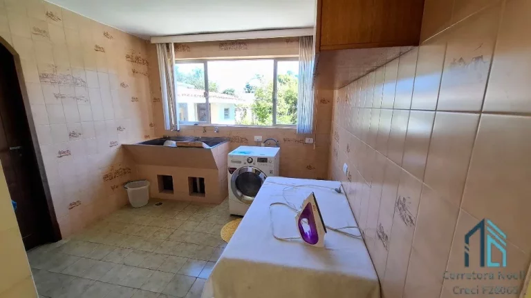 Imagem Casa com amplo terreno, a venda 04 quartos c/suíte no Seminário em Curitiba PR