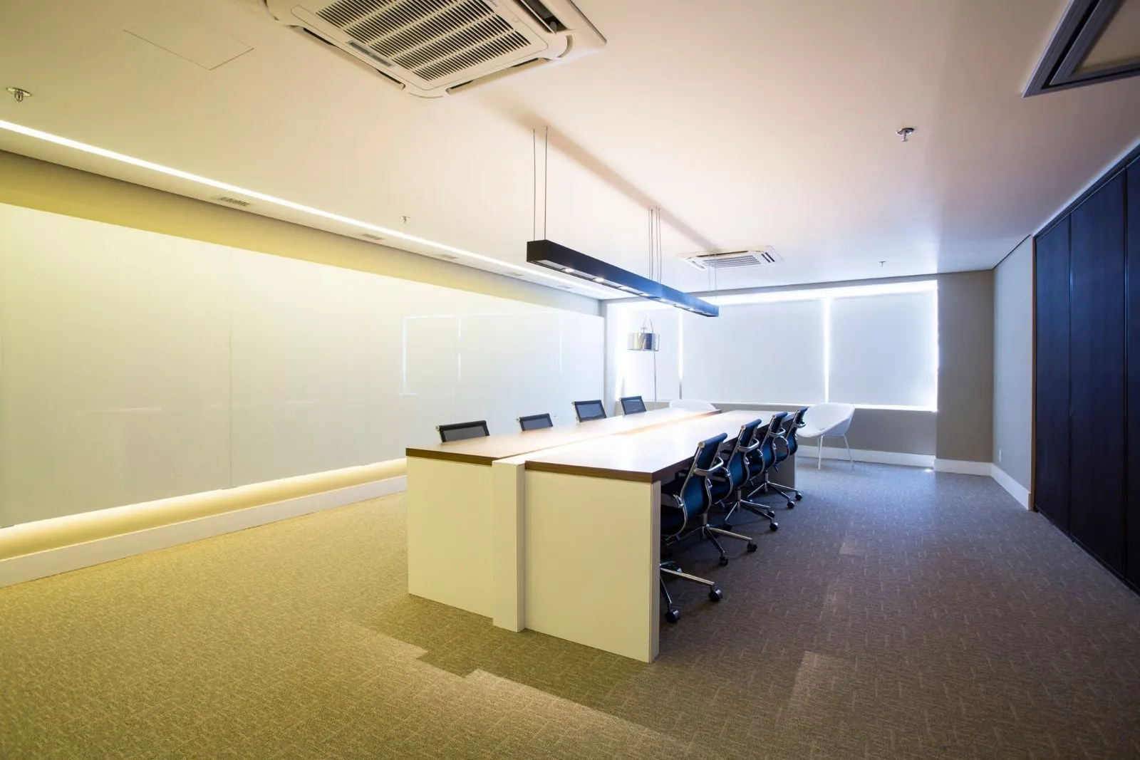 Imagem Sala comercial com 44 m2 a venda no Trend Nova Carlos Gomes.