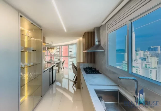 Imagem Apartamento Zona Central para Venda em Balneário Camboriú, CENTRO, 4 dormitórios, 2 suítes, 4 banheiros, 2 vagas