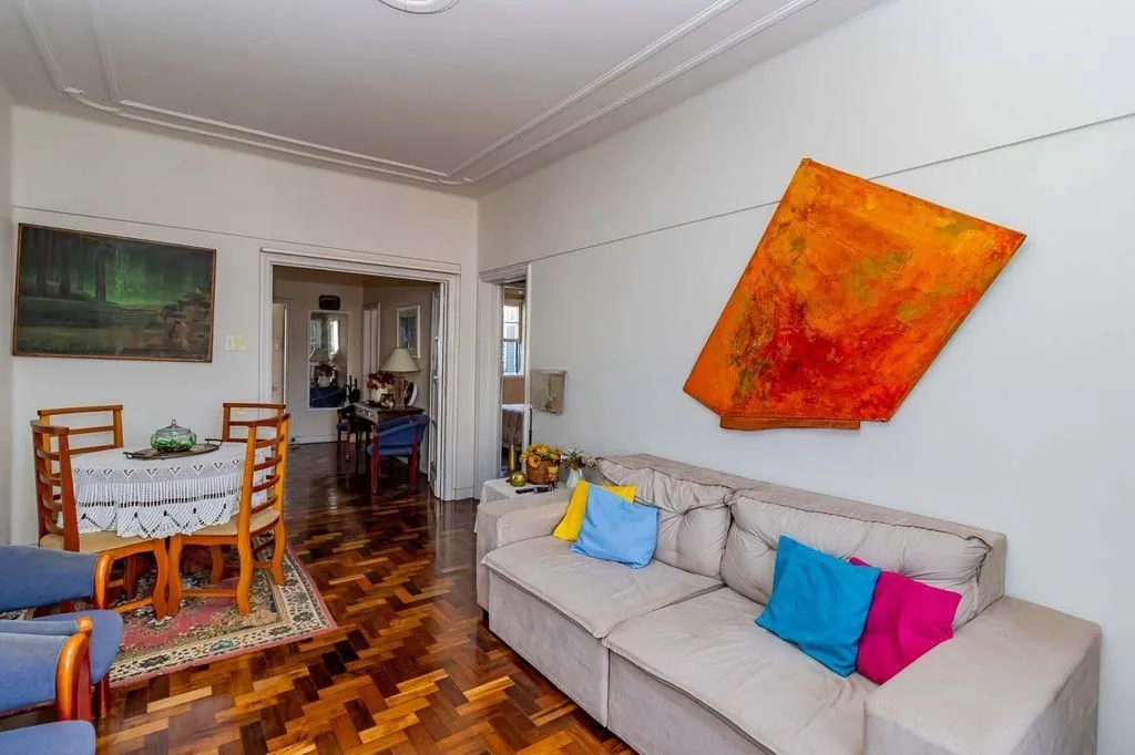 Imagem Vende-se apartamento com 2 quartos, sacada e 1 vaga - 113 m² - Moinhos de Vento