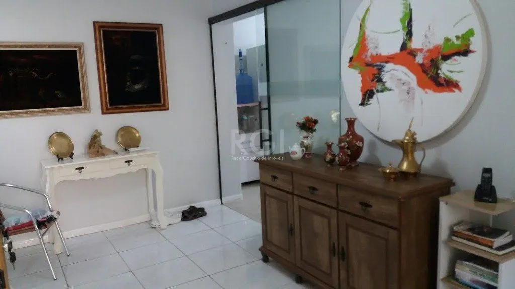 Imagem Casa para Venda - 289m², 4 dormitórios, sendo 1 suites, 4 vagas - Cavalhada