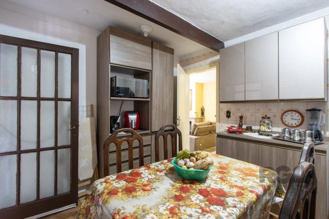 Imagem Sobrado para Venda - 170m², 3 dormitórios, sendo 1 suites, 2 vagas - Serraria