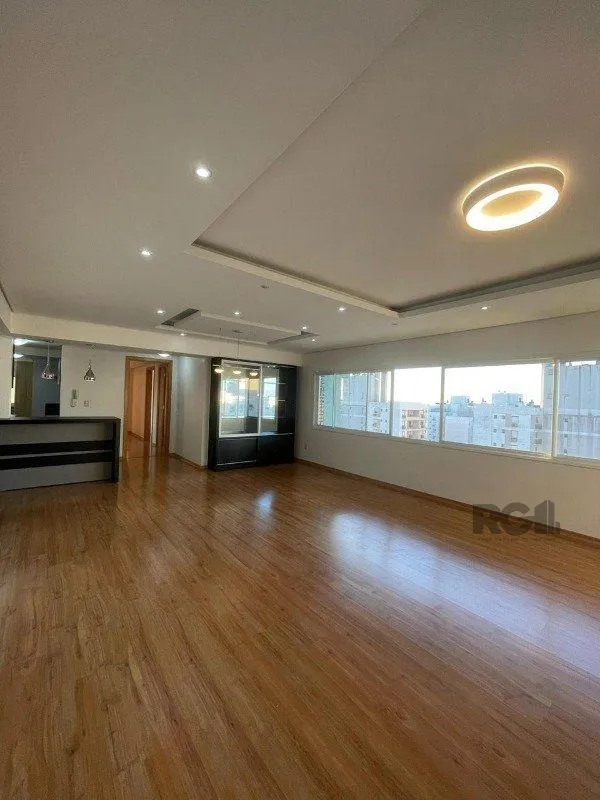 Imagem Excelente apartamento com 3 dormitórios, 2 vagas de garagem próximo ao Iguatemi