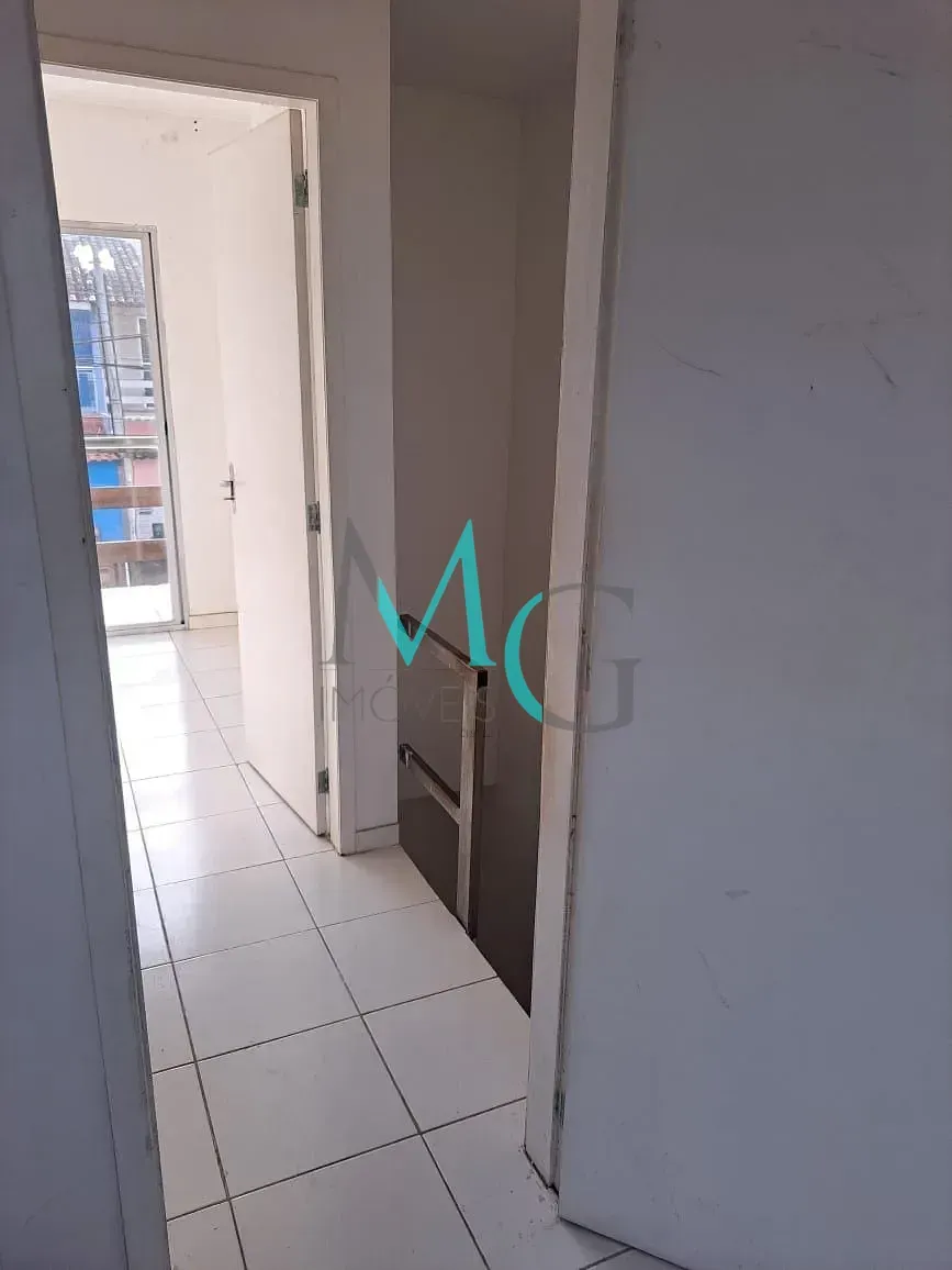 Imagem Casa Geminada de 2 Quartos no Condomínio das Laranjeiras - Santíssimo: Conforto e Segurança em Excelente Localização