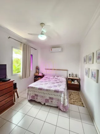 Imagem Casa em condomínio fechado com três suítes e área gourmet a venda em Patamares