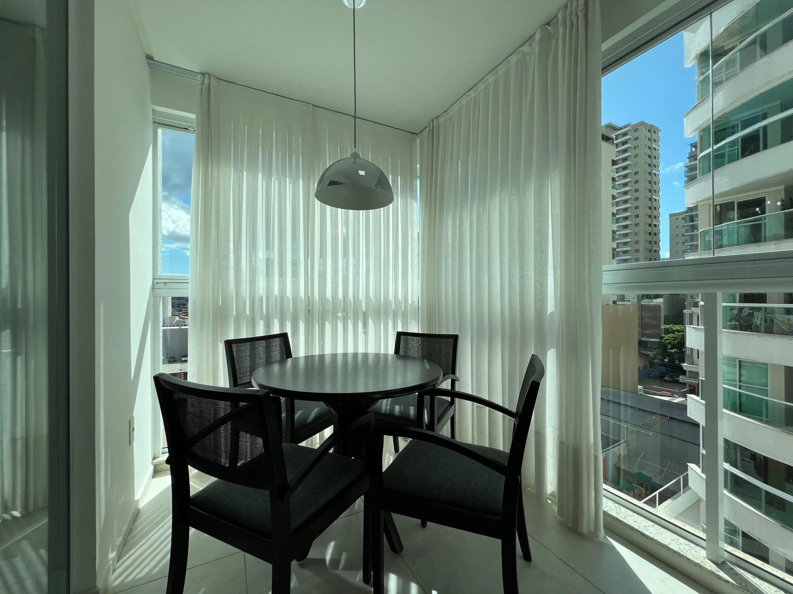 Imagem Apartamento à venda com 107.3m2 por R$ 1.850.000,00