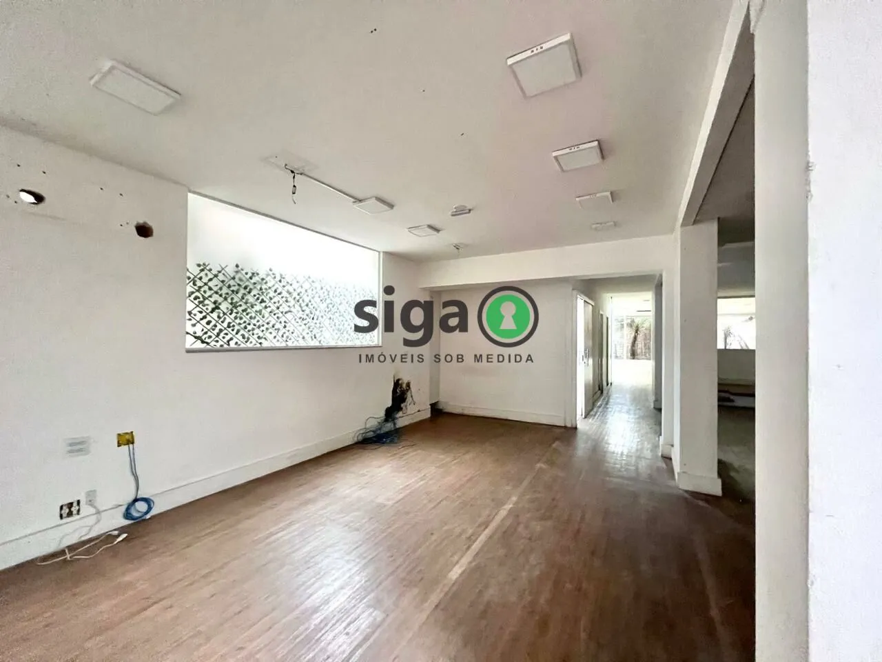 Imagem Ponto Comercial e 4 banheiros para Alugar, 400 m² por R$ 32.000/Mês