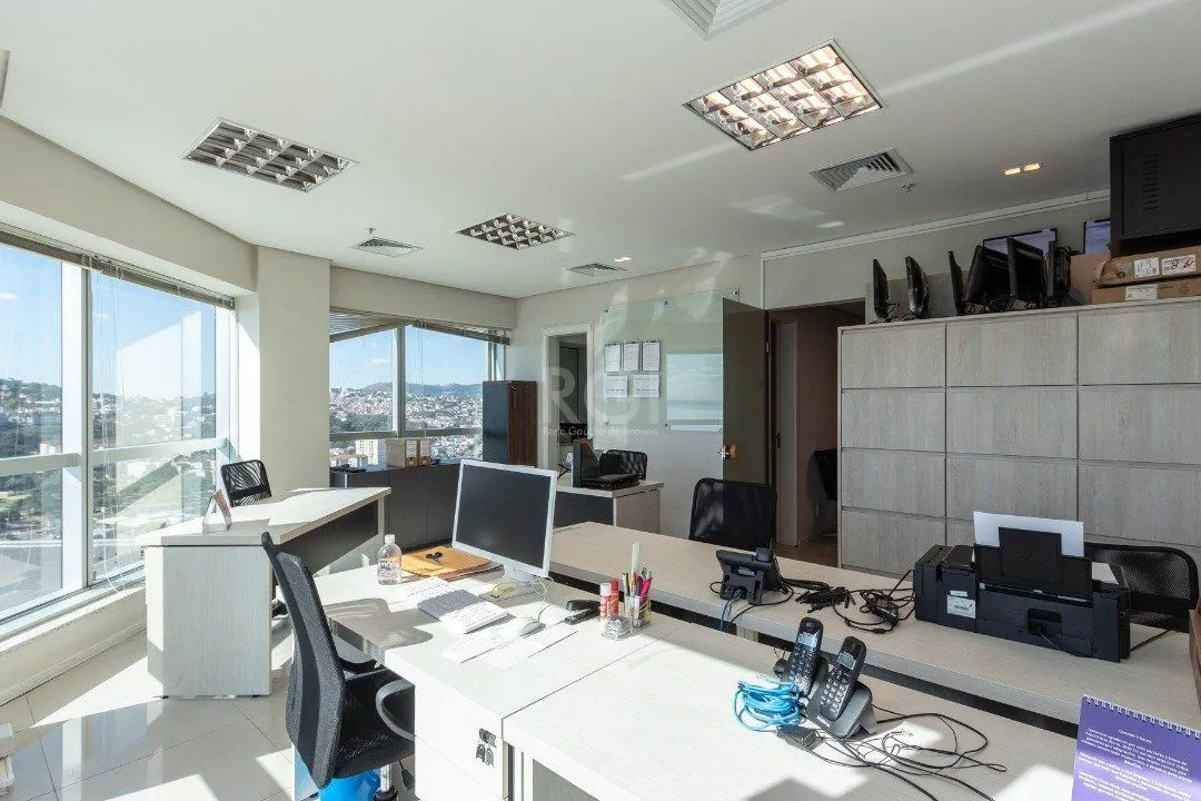 Imagem Conjunto/Sala para Venda - 210m², 0 dormitórios, 5 vagas - Cristal
