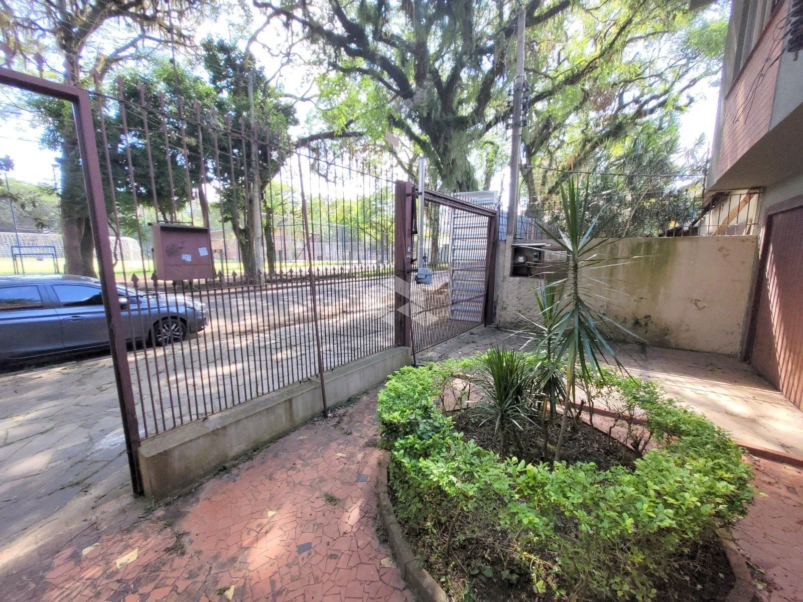 Imagem Duplex à venda em Porto Alegre, Jardim Botânico, com 3 quartos, 130m2