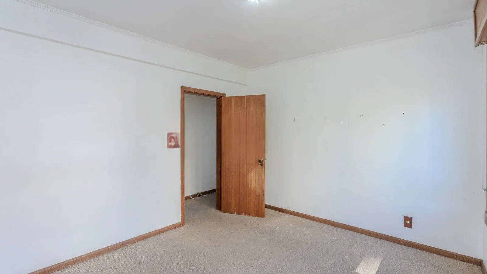 Imagem Apartamento semimobiliado de 140 m² privativos no bairro Mont'Serrat