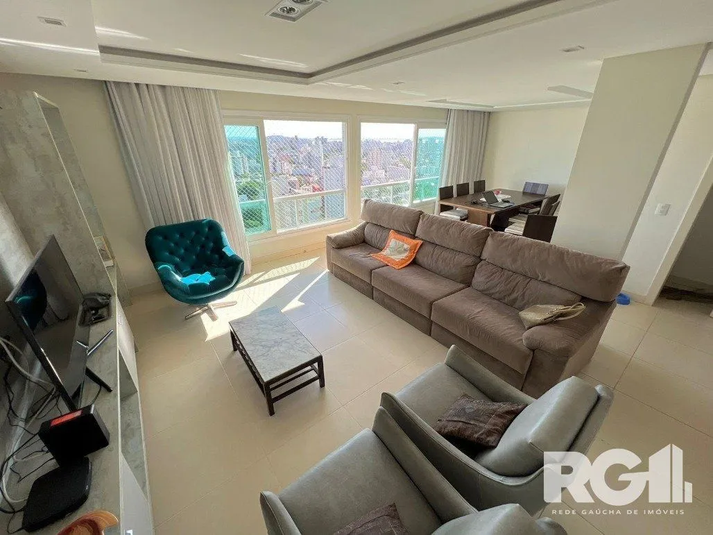 Imagem Espetacular apartamento para VENDA mobiliado, 3 dormitórios, 2 vagas cobertas, infra completa no coração do Bairro Petrópolis.