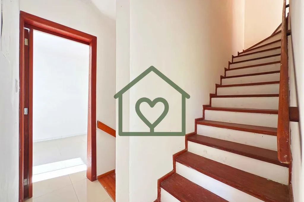 Imagem Casa com 110m² privativos, 3 dormitórios, sendo 1 suíte com sacada, projetada para oferecer confo...