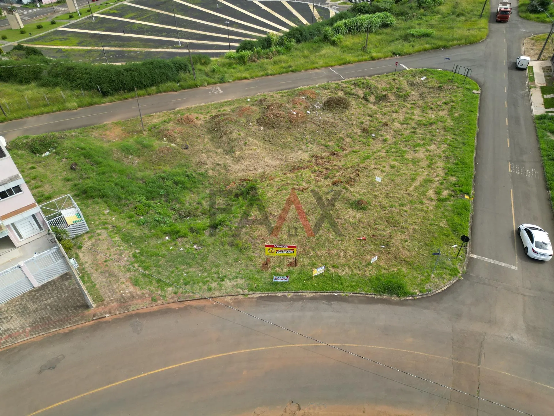 Imagem Terreno à Venda em Guarapuava - 597,82 m ao Lado da Praça da Fé