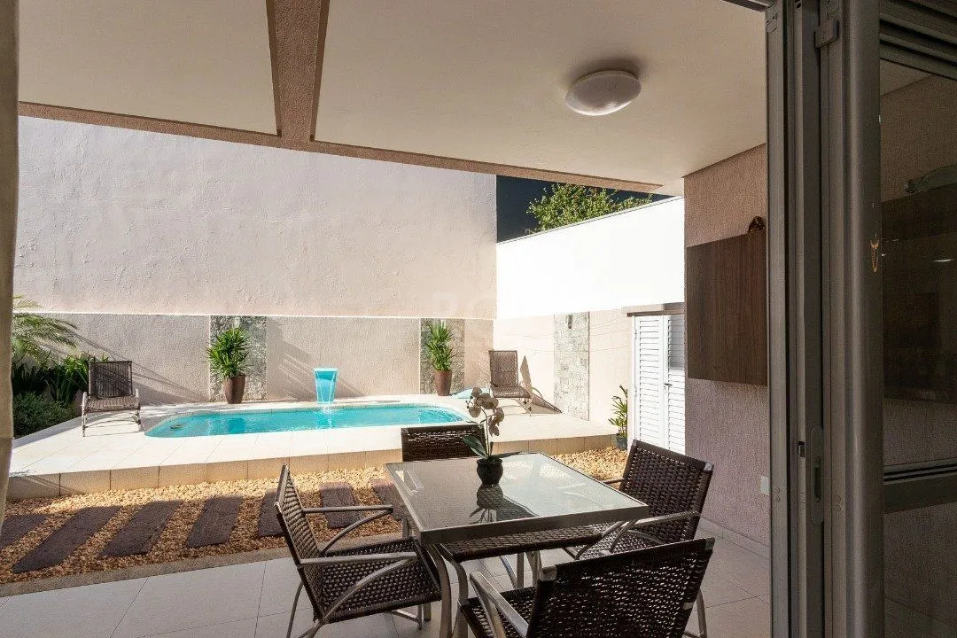 Imagem Casa Condominio para Venda - 203.02m², 3 dormitórios, sendo 3 suites, 4 vagas - Hípica