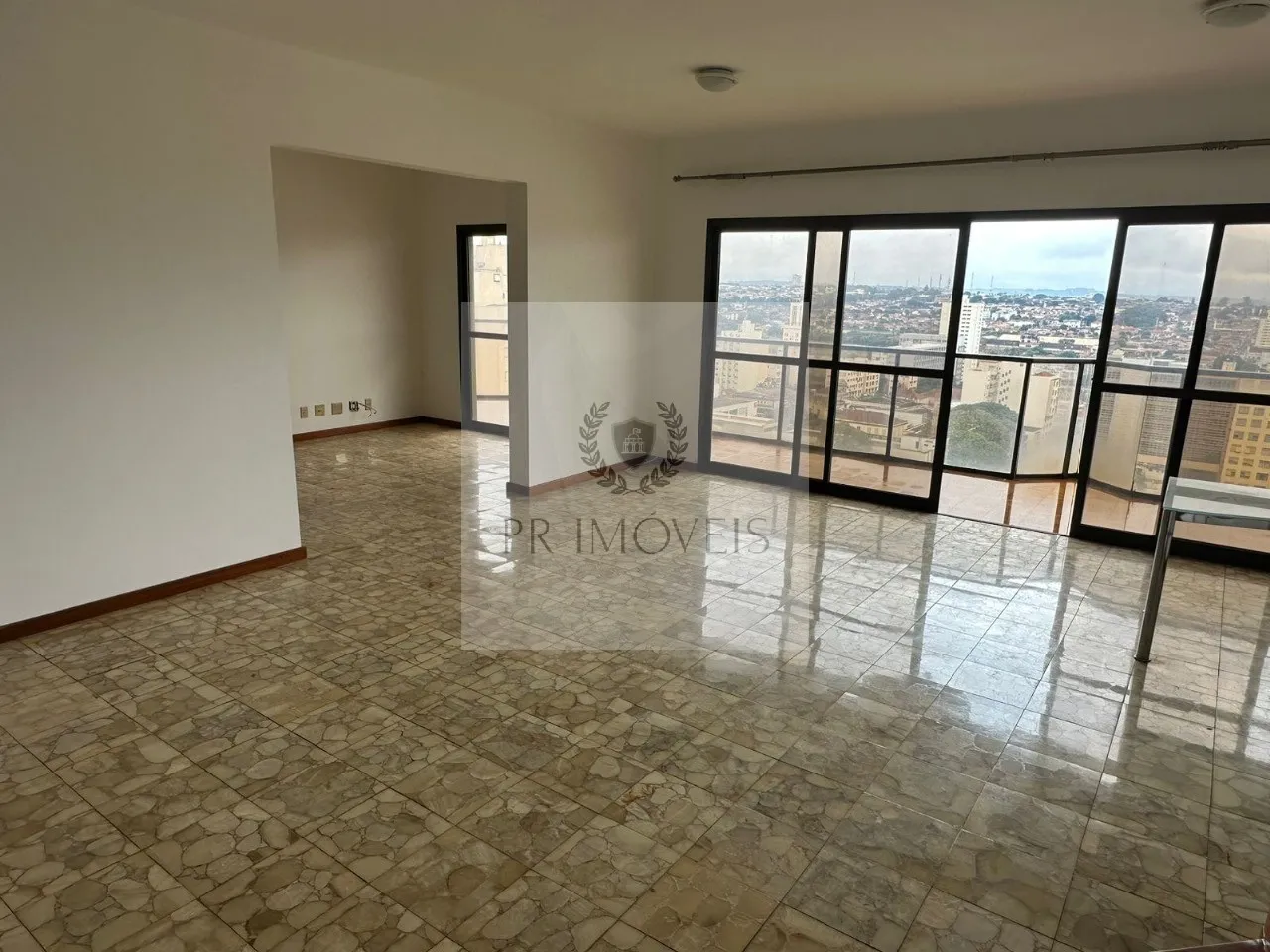 Foto do imóvel Imperdível oportunidade de adquirir apartamento de luxo no Centro de Araraquara-SP: 3 quartos, 3 suítes, 2 salas, 4 banheiros, 2 vagas de garagem e 240m².