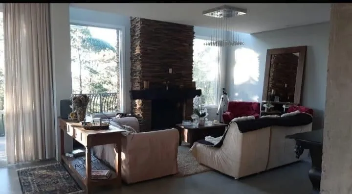 Imagem Casa com 5 quartos em condomínio fechado na Cidade de Canela/RS