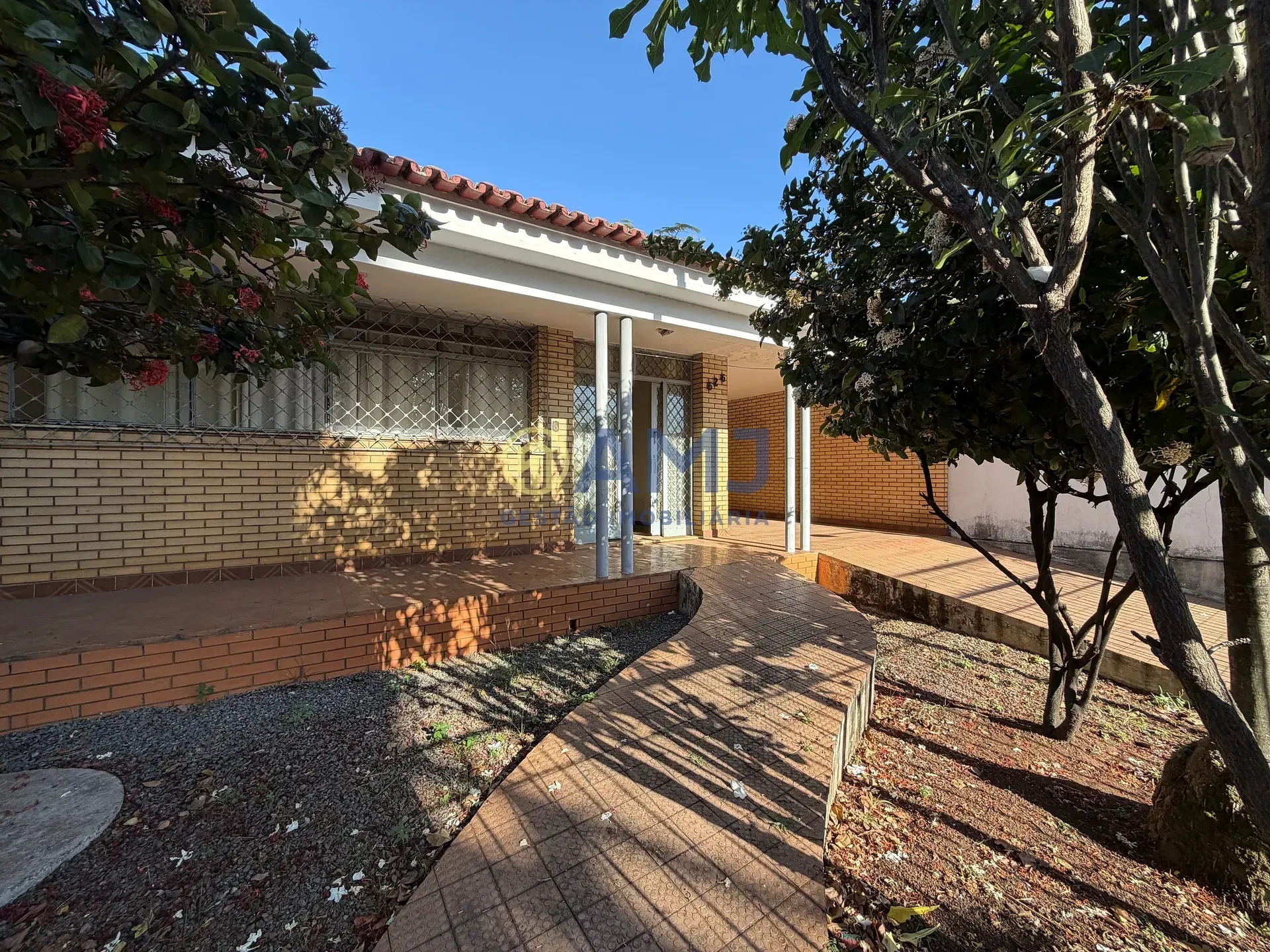 Imagem CASA À VENDA | AVENIDA COMERCIAL | SETOR OESTE / SETOR COIMBRA | GOIÂNIA