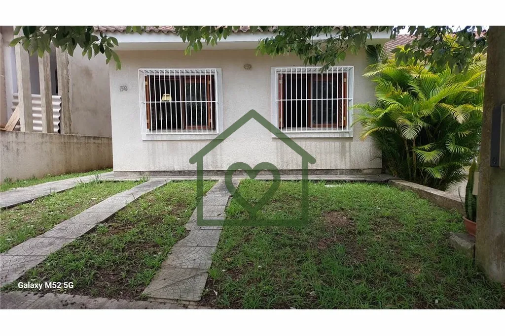 Imagem Conheça esta Casa Térrea 2 quartos, sendo 1 suíte; com varanda aos fundos com piscina e churrasqu...