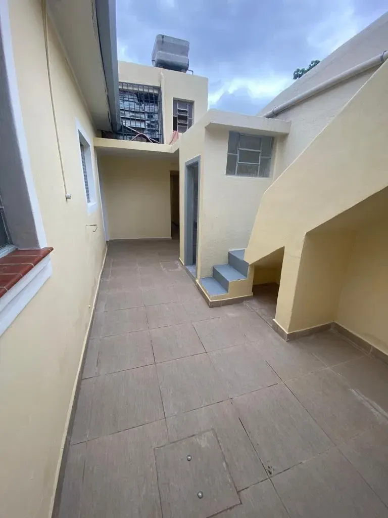 Imagem Casa com 2 Quartos para Alugar, 100 m² em Vila Anastácio - São Paulo