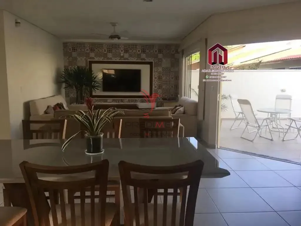 Imagem EXCELENTE CASA COM 4 DORMITORIOS PARA A VENDA - EM FLORIANOPOLIS SC BRASIL