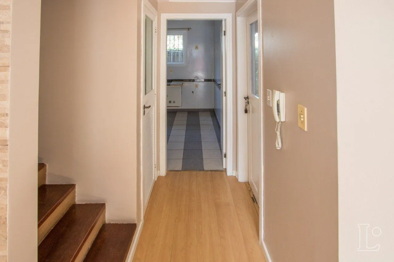 Imagem Excelente casa em condomínio fechado -Bairro Cristal