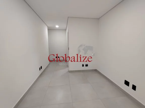 Imagem Casa Sobreposta Alta com 4 suítes, piscina e duas vagas no bairro do Boqueirão por R$2.085.000,00