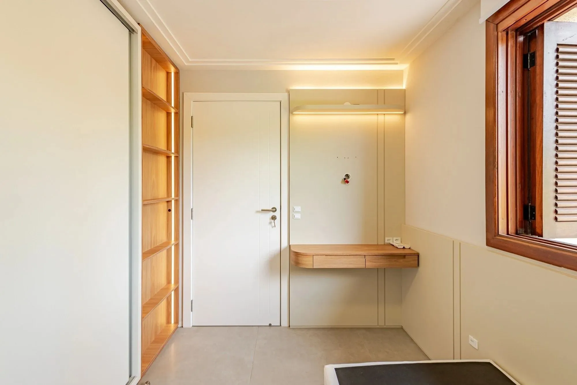 Imagem Casa em condomínio com 3 dormitórios, suíte e 3 vagas.