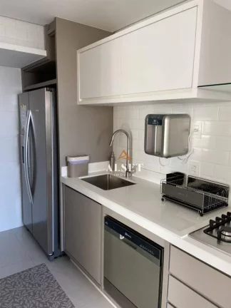 Imagem Apartamento reformado com 2 suítes no Anália Franco