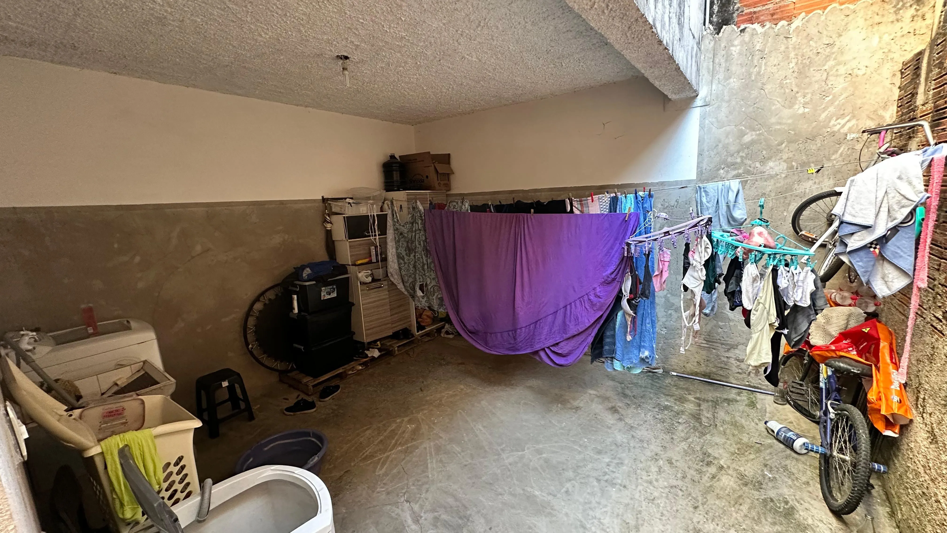Imagem Espaçoso Sobrado de 3 Andares no Bairro São Conrado
