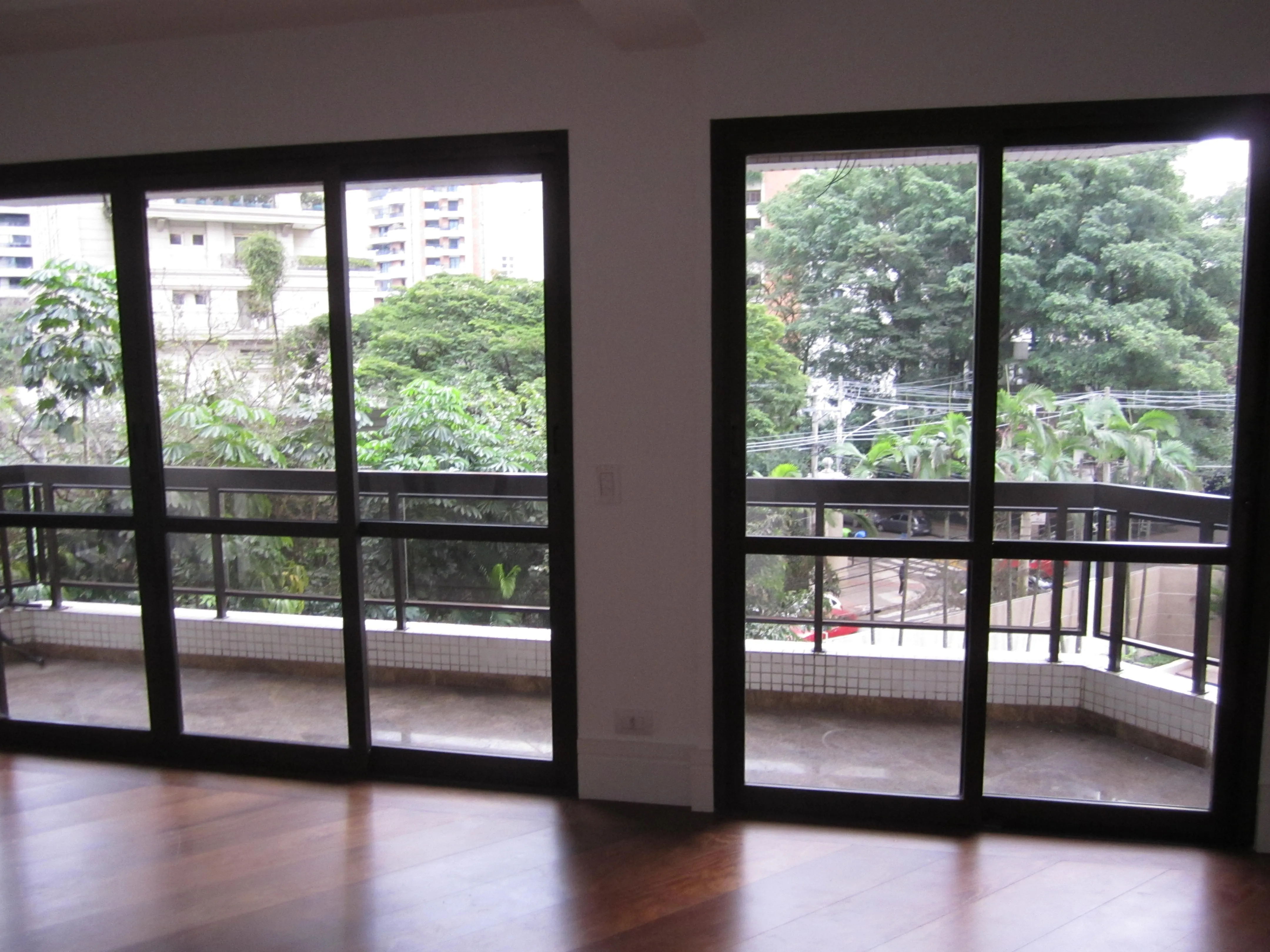 Imagem Apartamento com 3 Suítes Localizado no Edifício Maison Saint Laurent