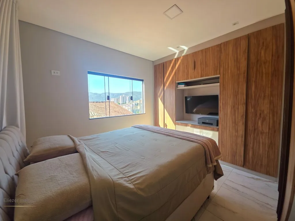 Imagem Casa com 3 quartos a venda no bairro Santa Ângela em Poços de Caldas - MG