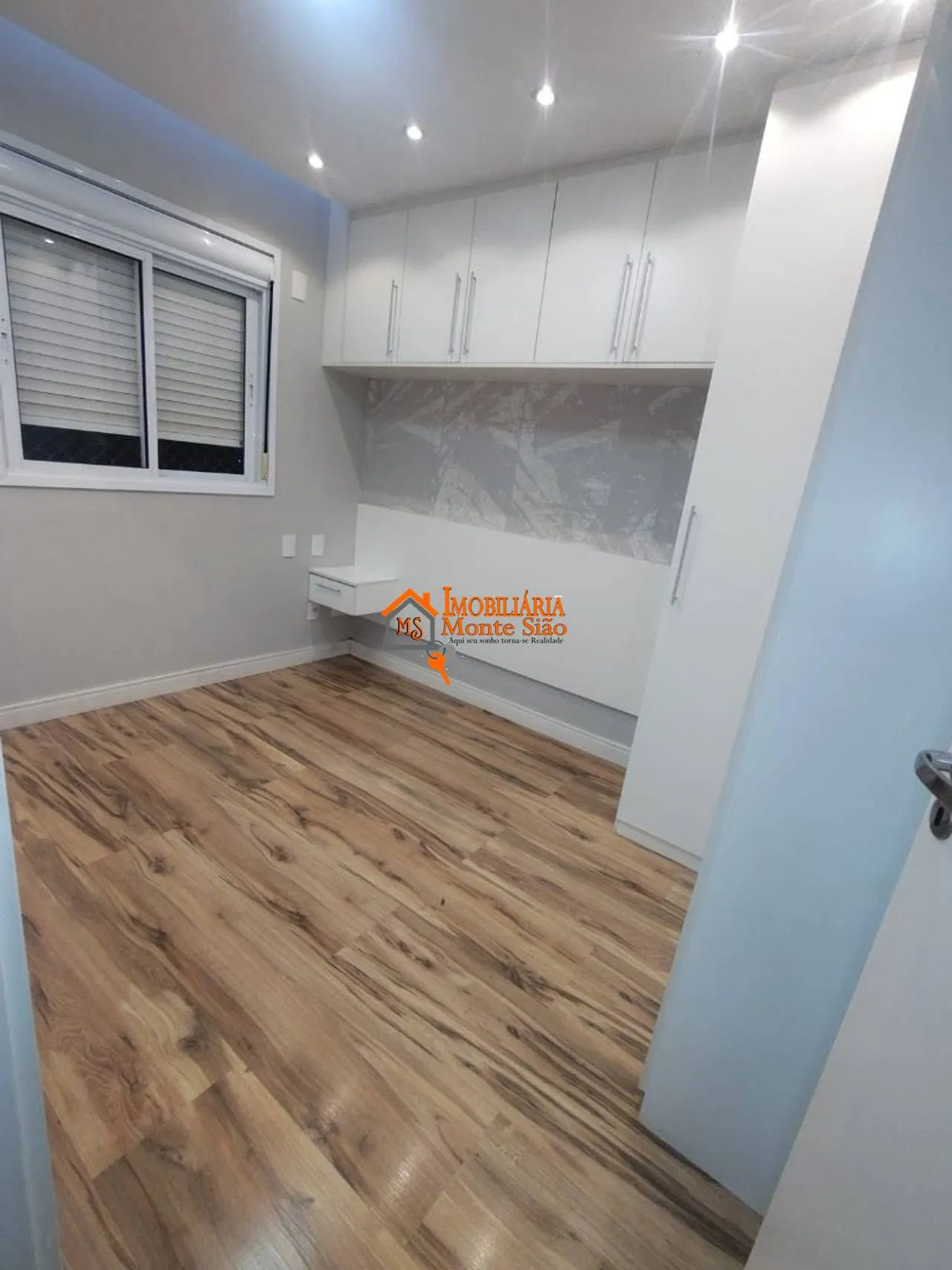 Imagem Apartamento com 2 dormitórios para alugar, 56 m² - Jardim Flor da Montanha - Guarulhos/SP