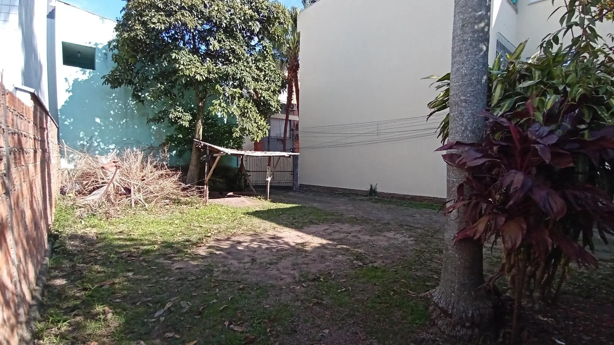 Imagem Terreno com 750m² na Av. Otto Niemeyer, bairro Camaquã