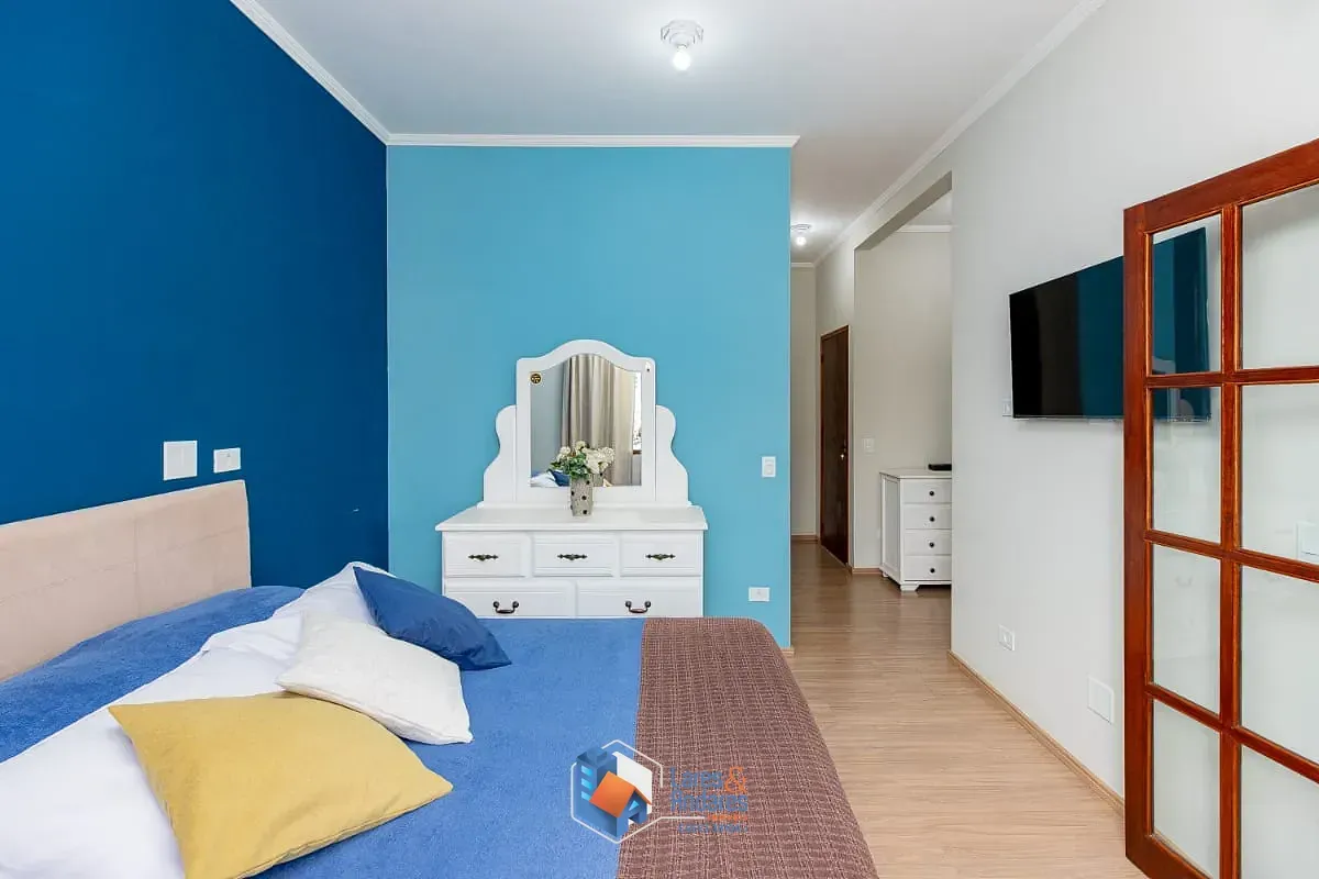 Imagem Sobrado para venda em Jardim Caravelas com 5 quartos, sendo 1 suíte, 200m²