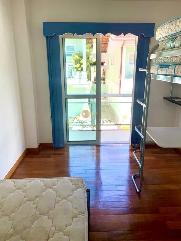 Imagem Casa em Condomínio para Venda em Teresópolis / RJ no bairro Agriões