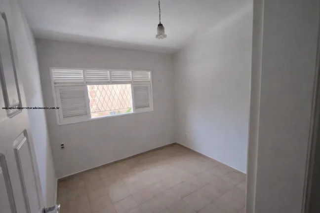 Imagem Casa para Venda em Natal, Pitimbu, 4 dormitórios, 1 suíte, 2 banheiros, 3 vagas