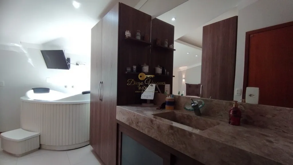 Imagem Casa em Condomínio para Venda em Teresópolis / RJ no bairro Cascata dos Amores