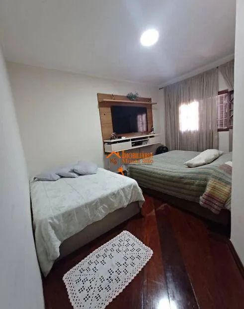 Imagem Sobrado com 3 dormitórios à venda, 300 m² por R$ 850.000,00 - Jardim Rosana - Guarulhos/SP