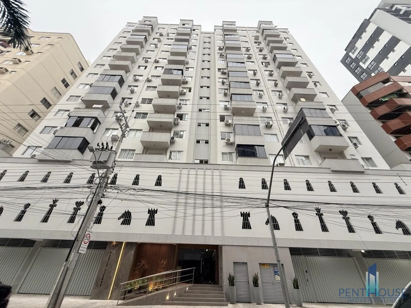 Imagem Apartamento Zona Central para Venda em Balneário Camboriú, CENTRO, 2 dormitórios, 1 banheiro, 1 vaga