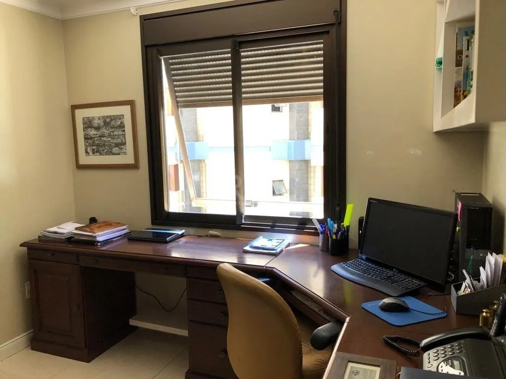 Imagem Apartamento para Venda - 229.05m², 3 dormitórios, sendo 3 suites, 4 vagas - Bela Vista