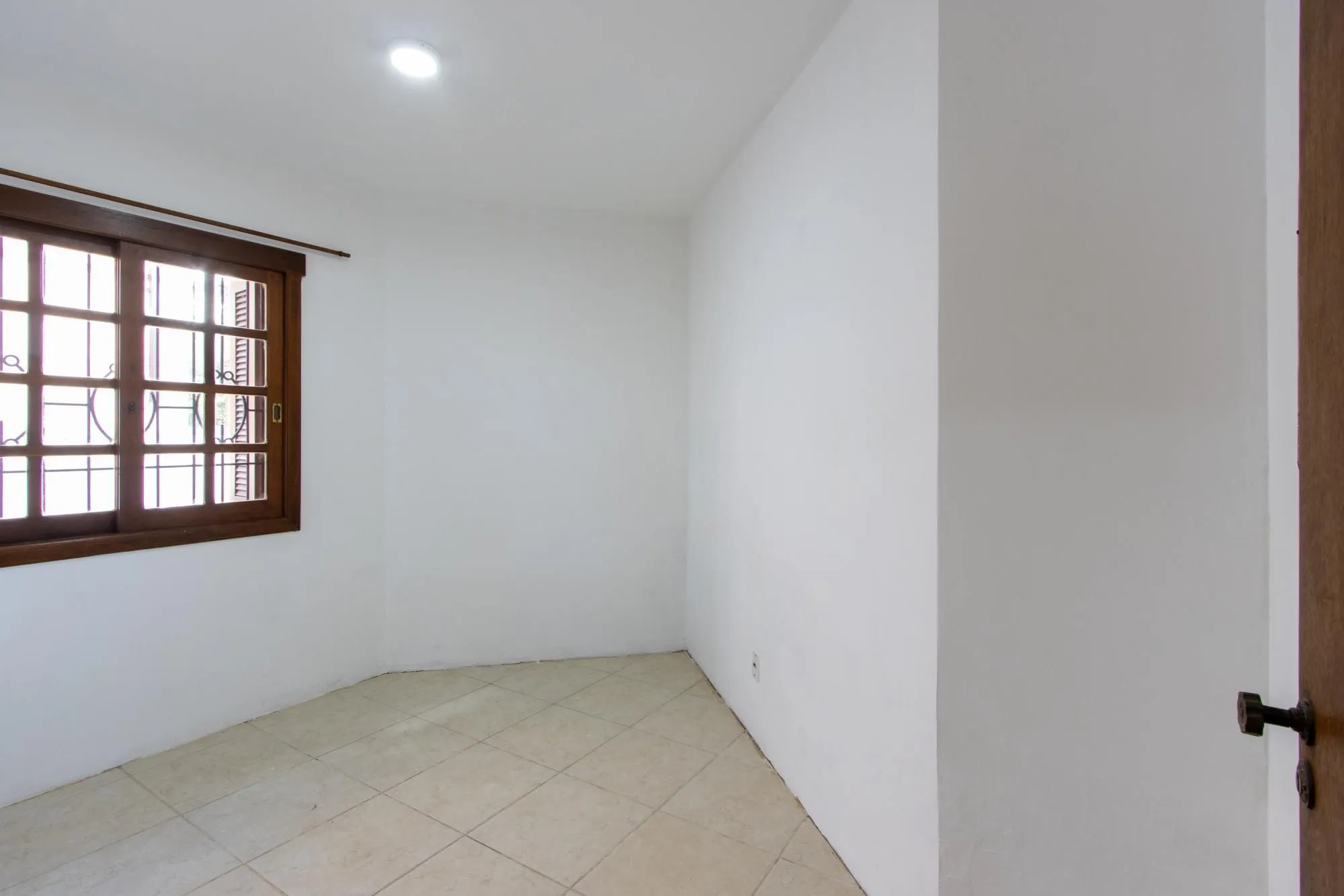 Imagem Casa para Venda - 253.35m², 3 dormitórios, sendo 1 suites, 4 vagas - Serraria