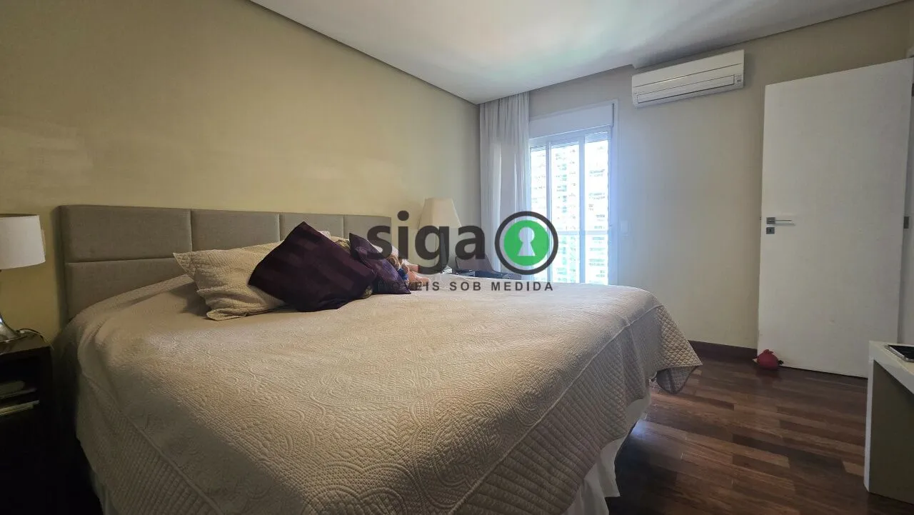 Imagem Alto Padrão em Andar Alto - 198m² com 3 Suítes - Hall social Privativo - Quadra de Tênis