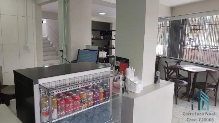 Imagem Imóvel comercial com estacionamento a venda, no Jardim Botânico em Curitiba PR