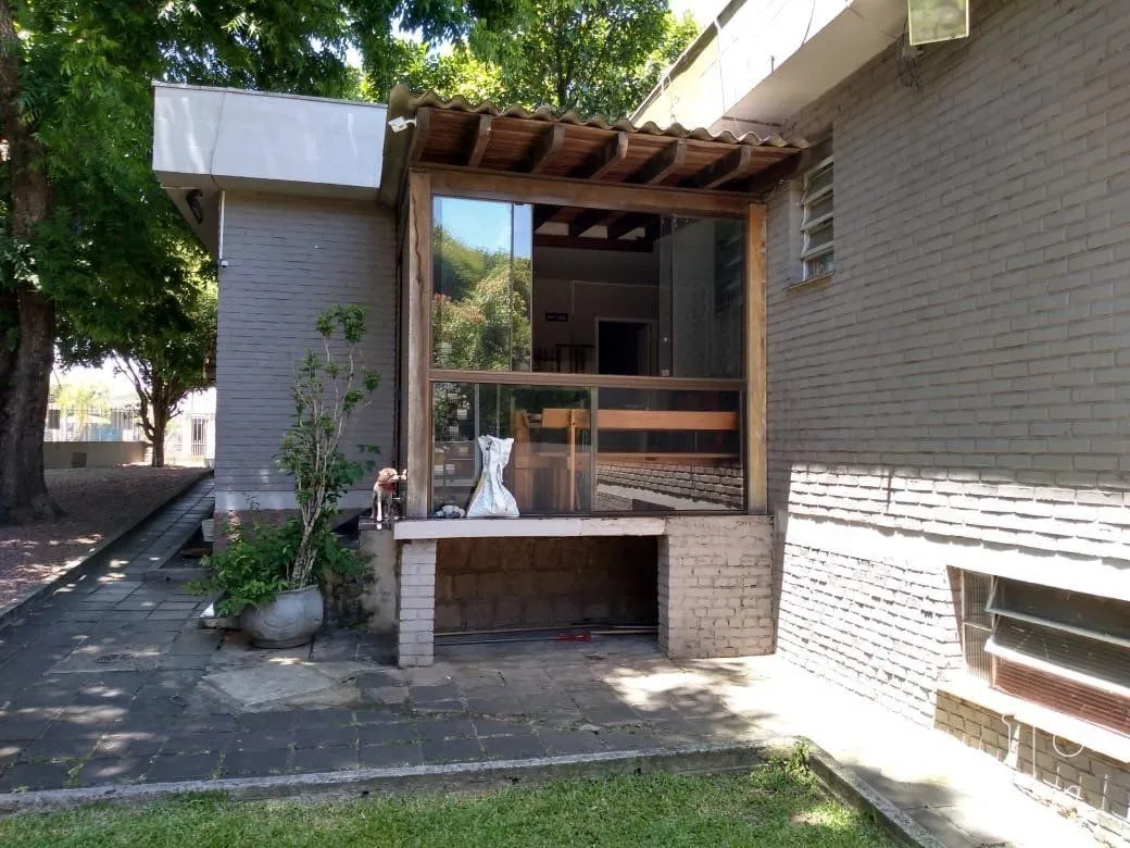 Imagem Casa para Venda - 300m², 5 dormitórios, sendo 1 suites, 1 vaga - Ipanema