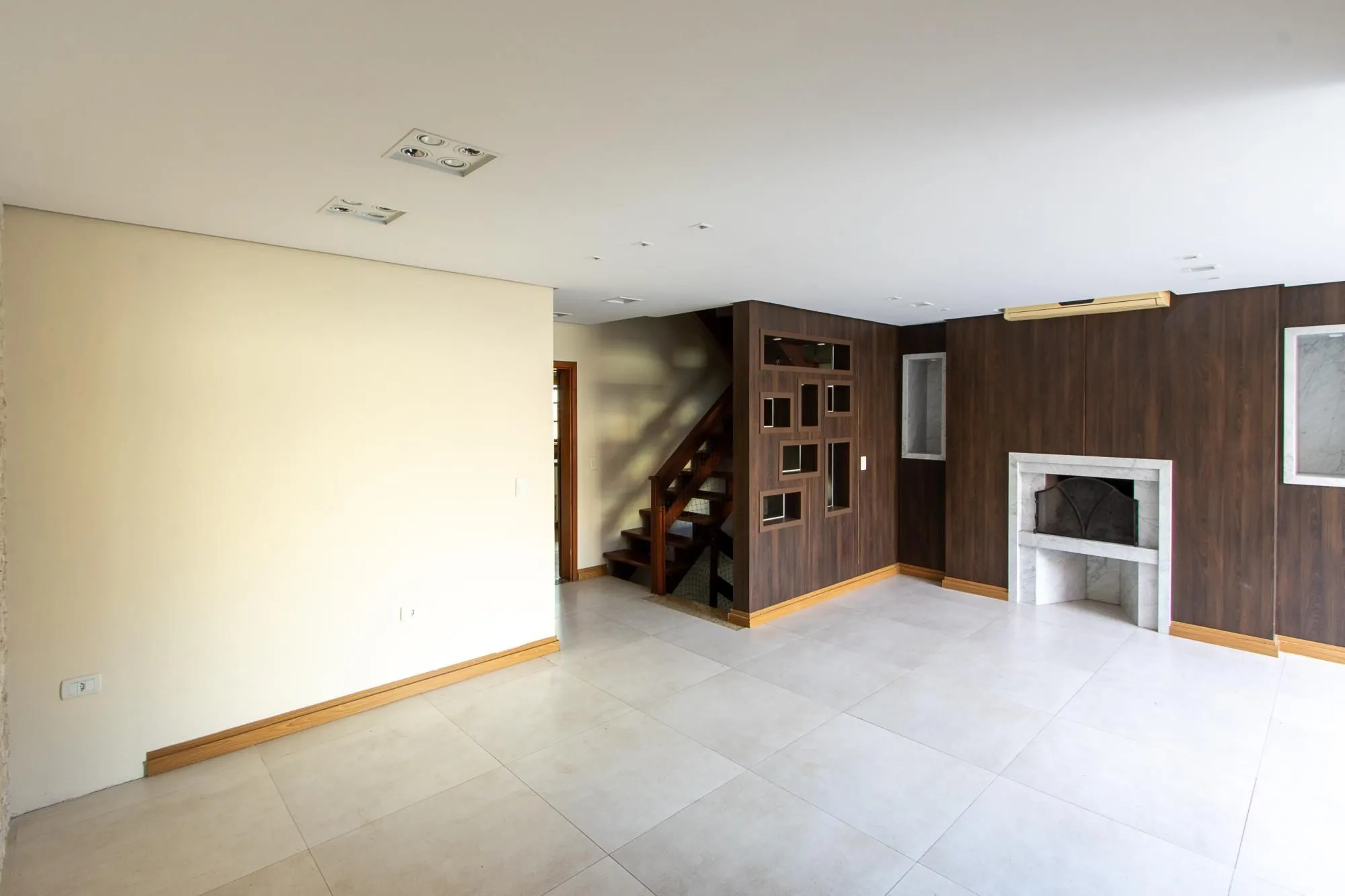 Imagem Casa em condominio Zona Sul, desocupada
